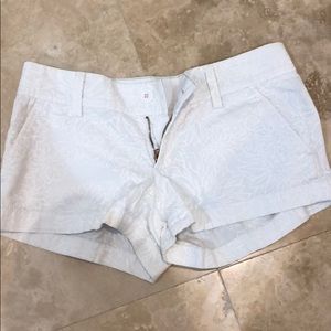 Lilly Pulitzer white flower pattern shorts